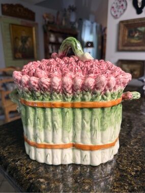 Sur La Table aparagus majolica style cookie jar